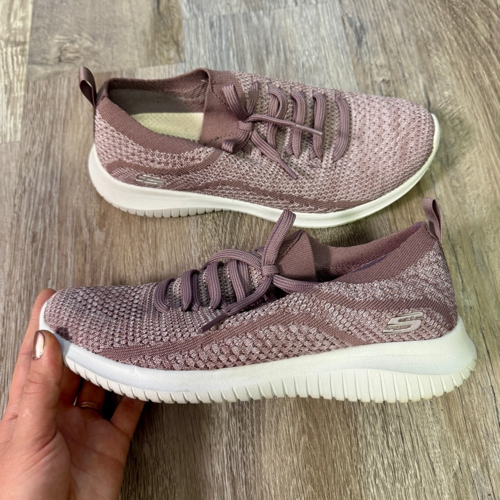 Size 8.5 lilac Sketchers Ultra Flex Air-Cooled
Memory Foam Lace Up Sneakers
